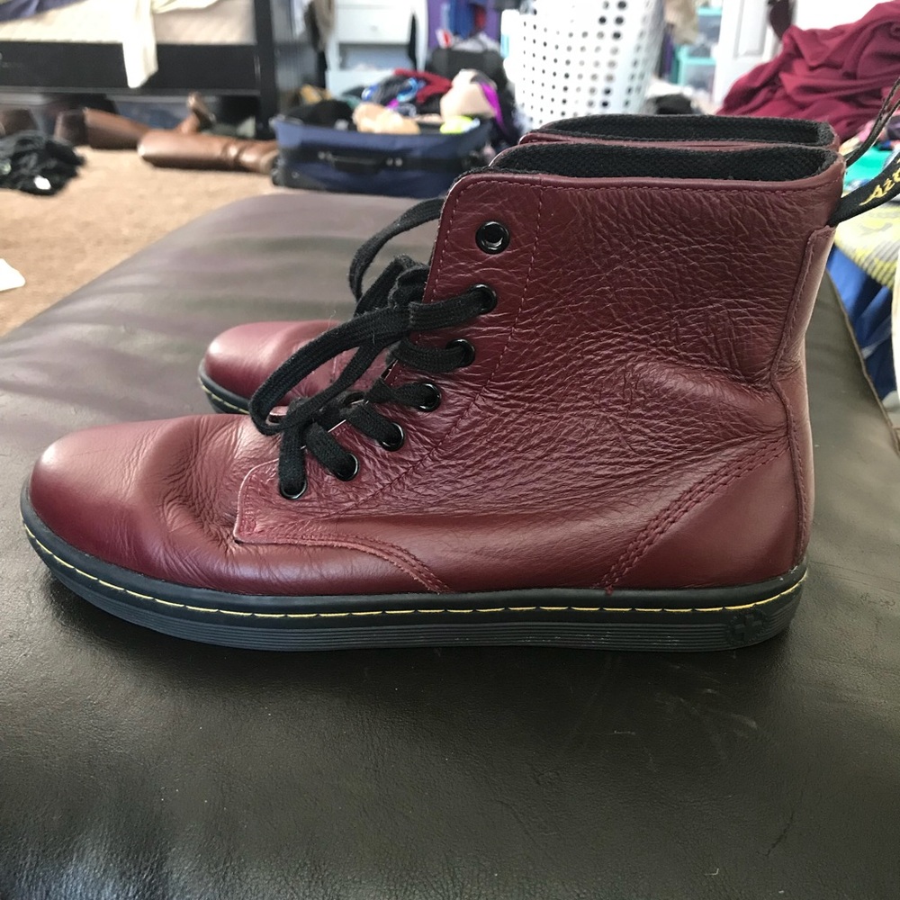Dr. Martens Leyton Leather boots